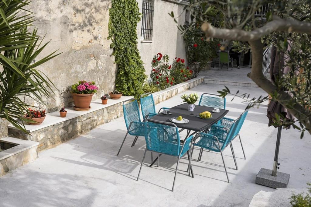 Diocletian Garden Centar Apartamento Split Exterior foto